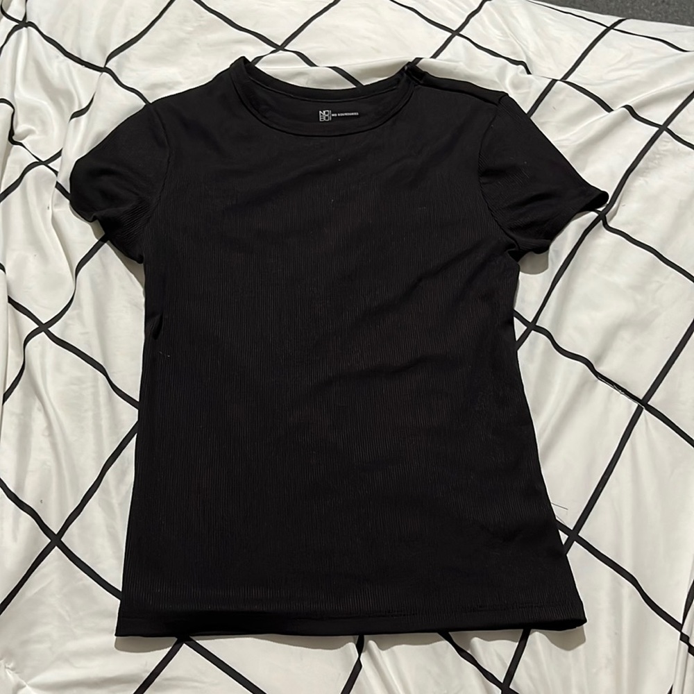 Women’s Small Black T Shirt